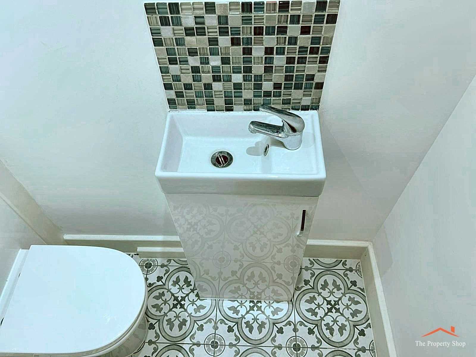 Bullhead Rd, Borehamwood - Picture 15