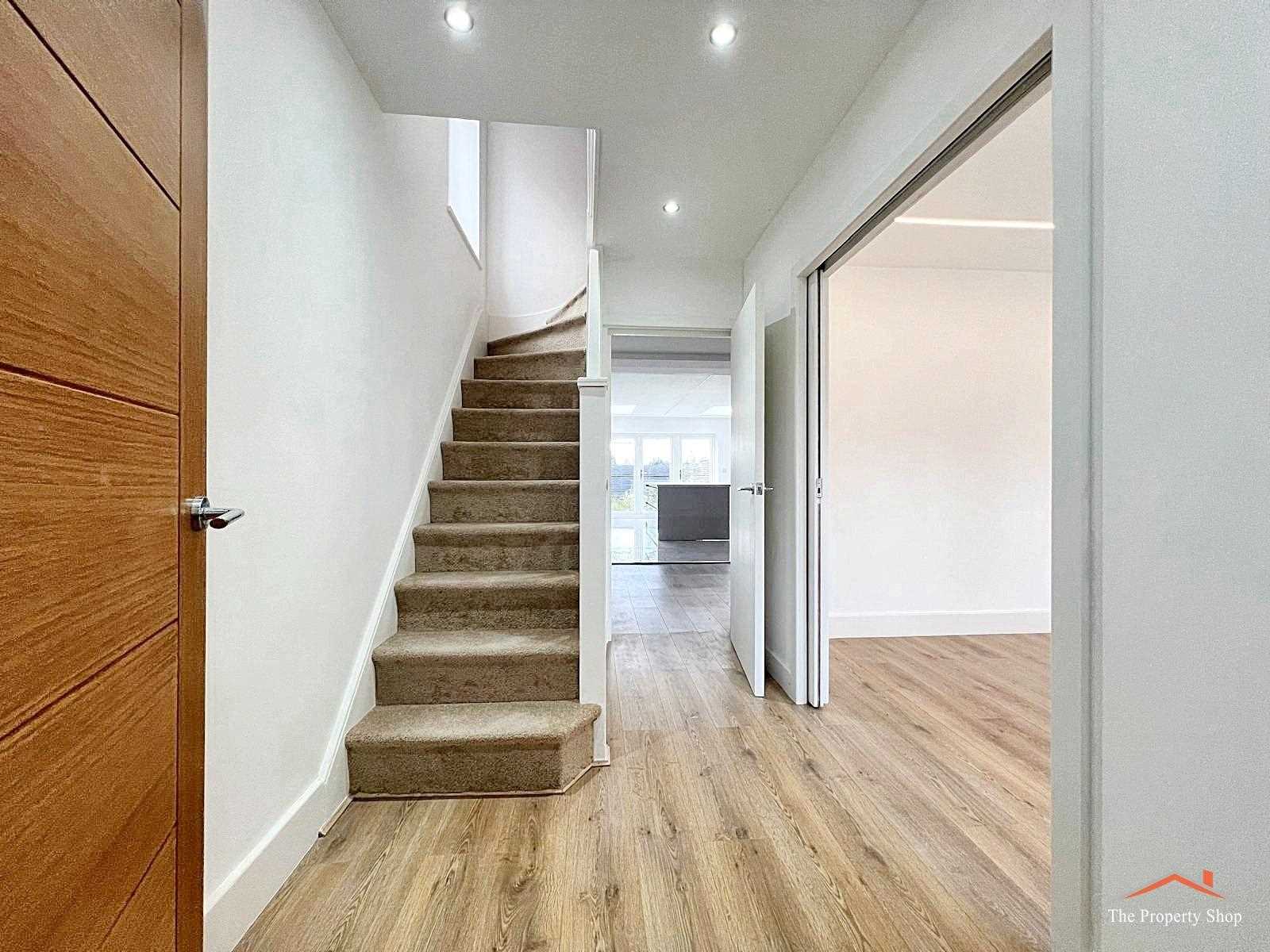 Bullhead Rd, Borehamwood - Picture 16