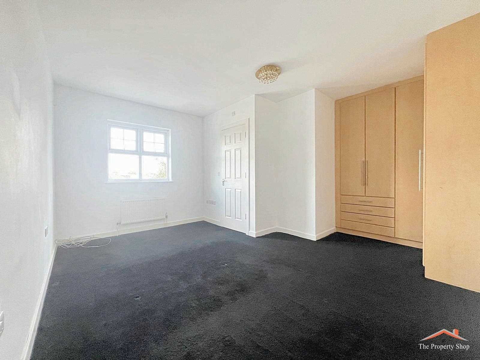 De Havilland Road - Picture 6