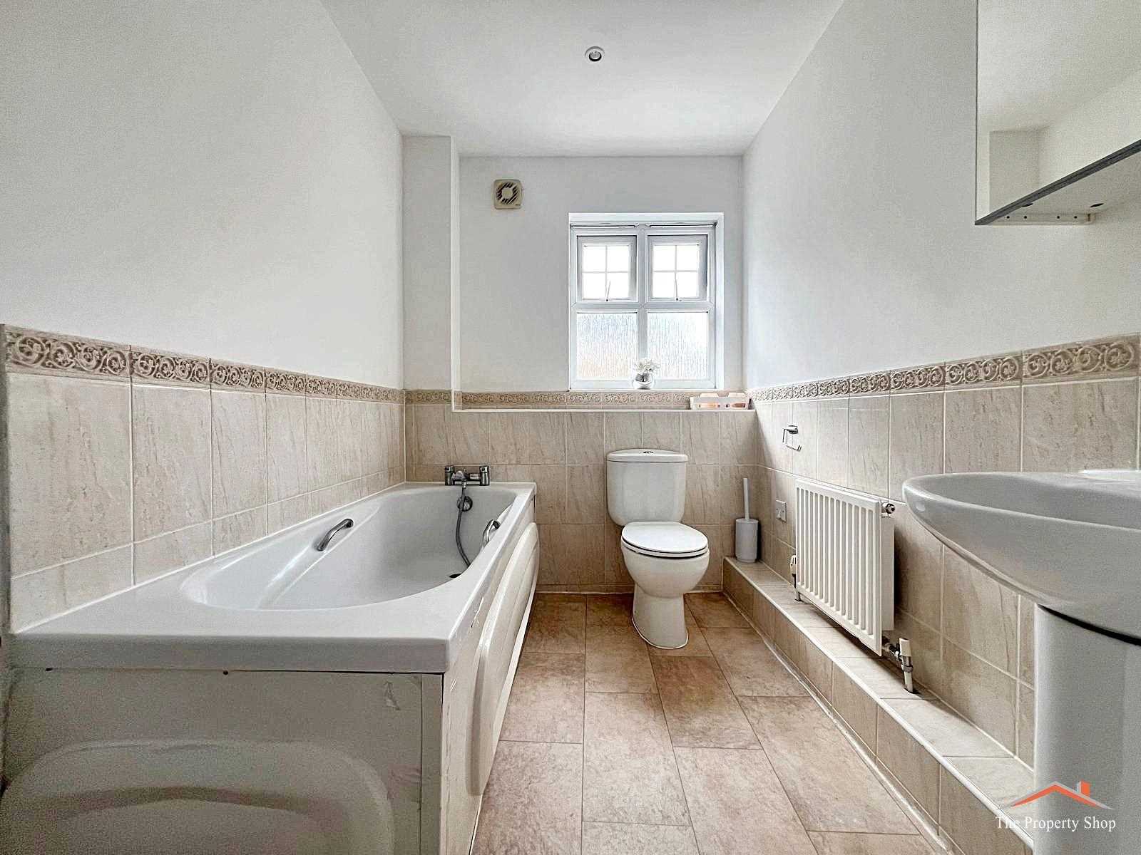 De Havilland Road - Picture 8