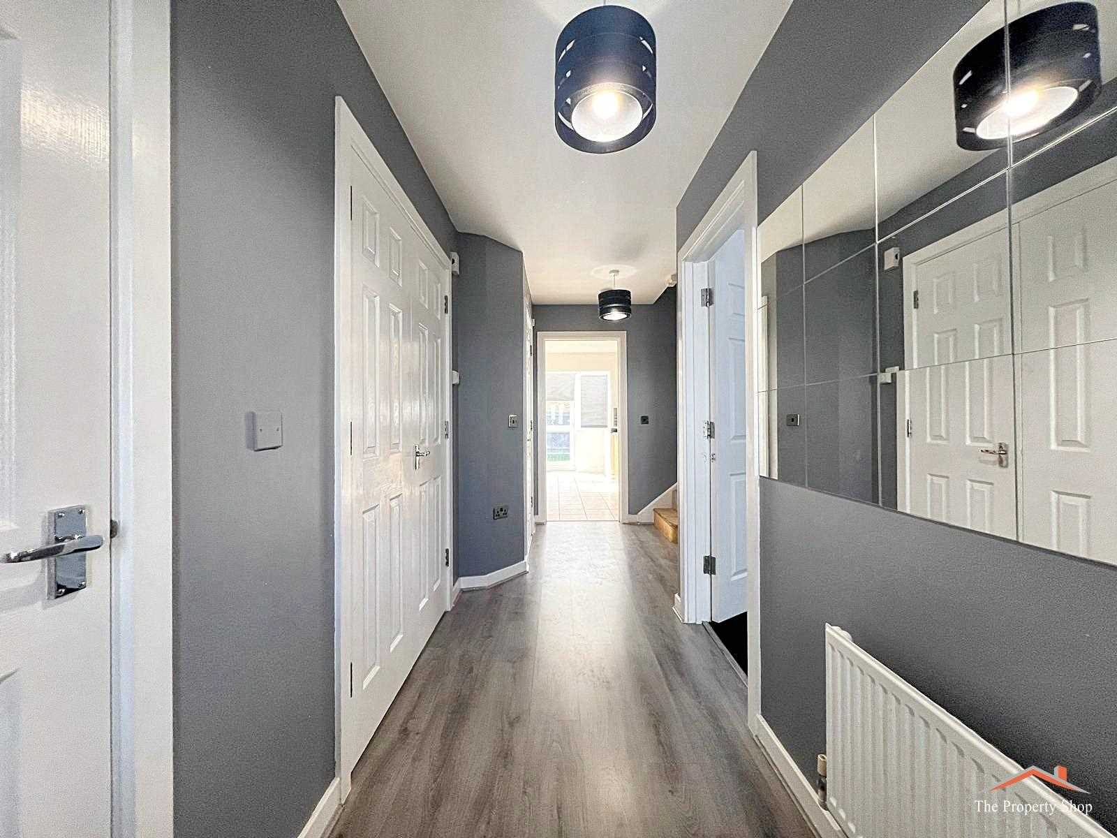 De Havilland Road - Picture 11