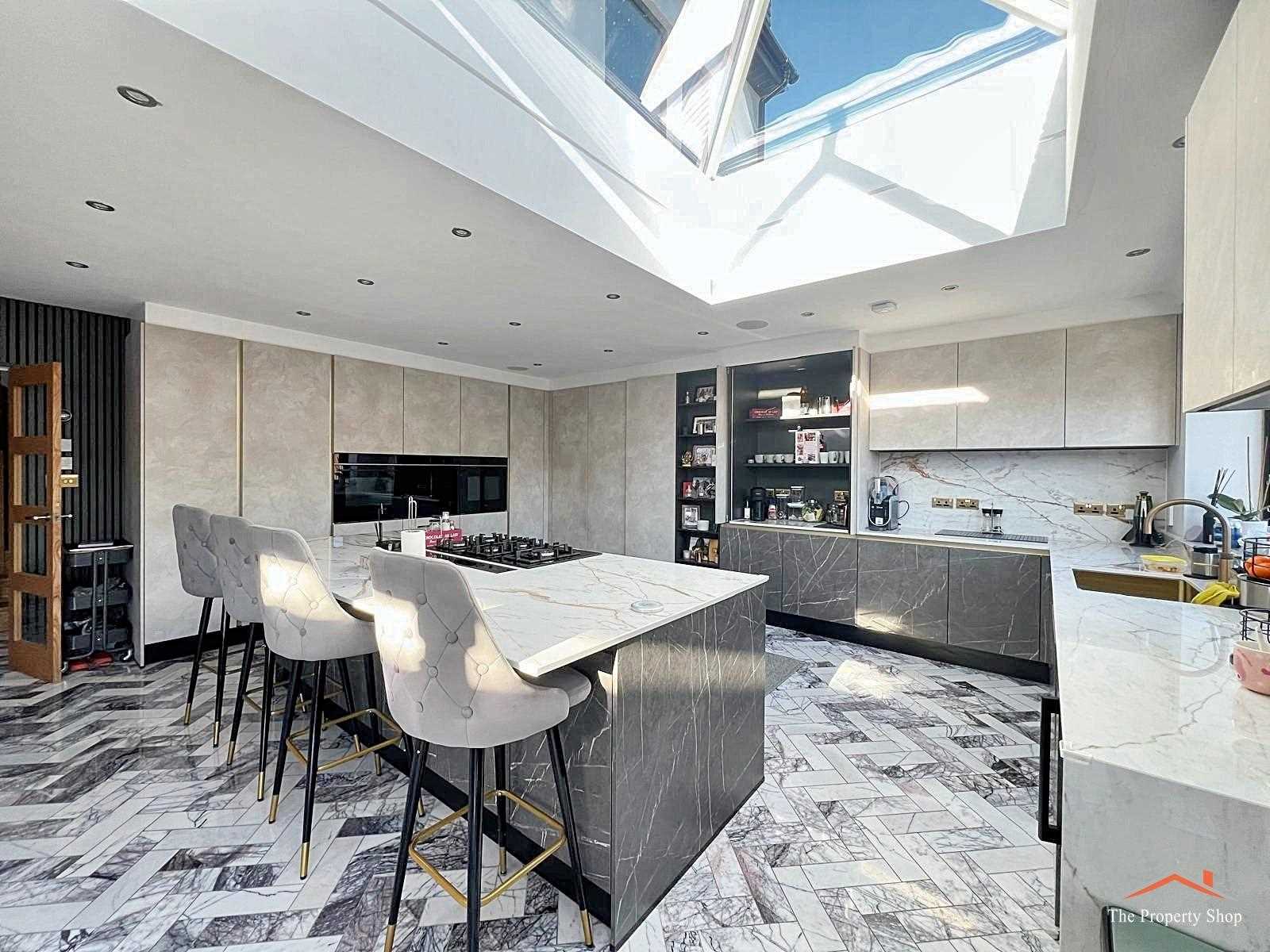 Highview Avenue - Picture 3