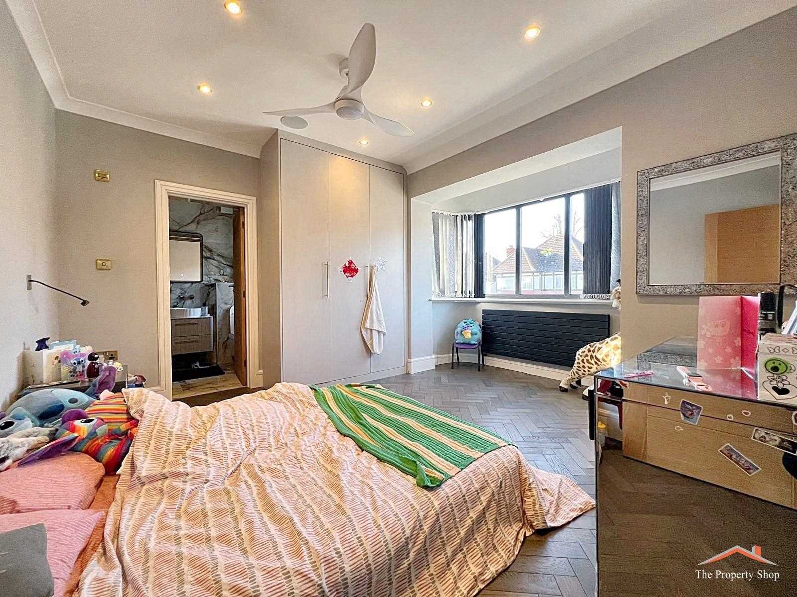 Highview Avenue - Picture 14