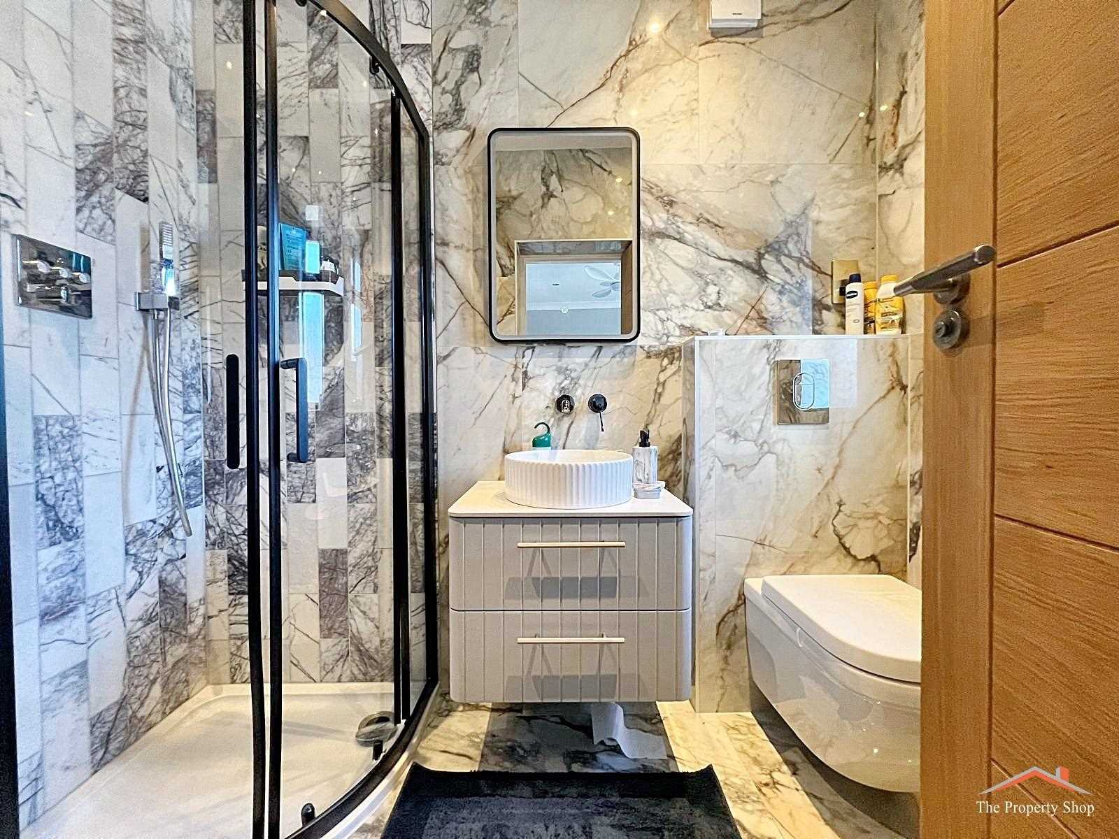 Highview Avenue - Picture 15