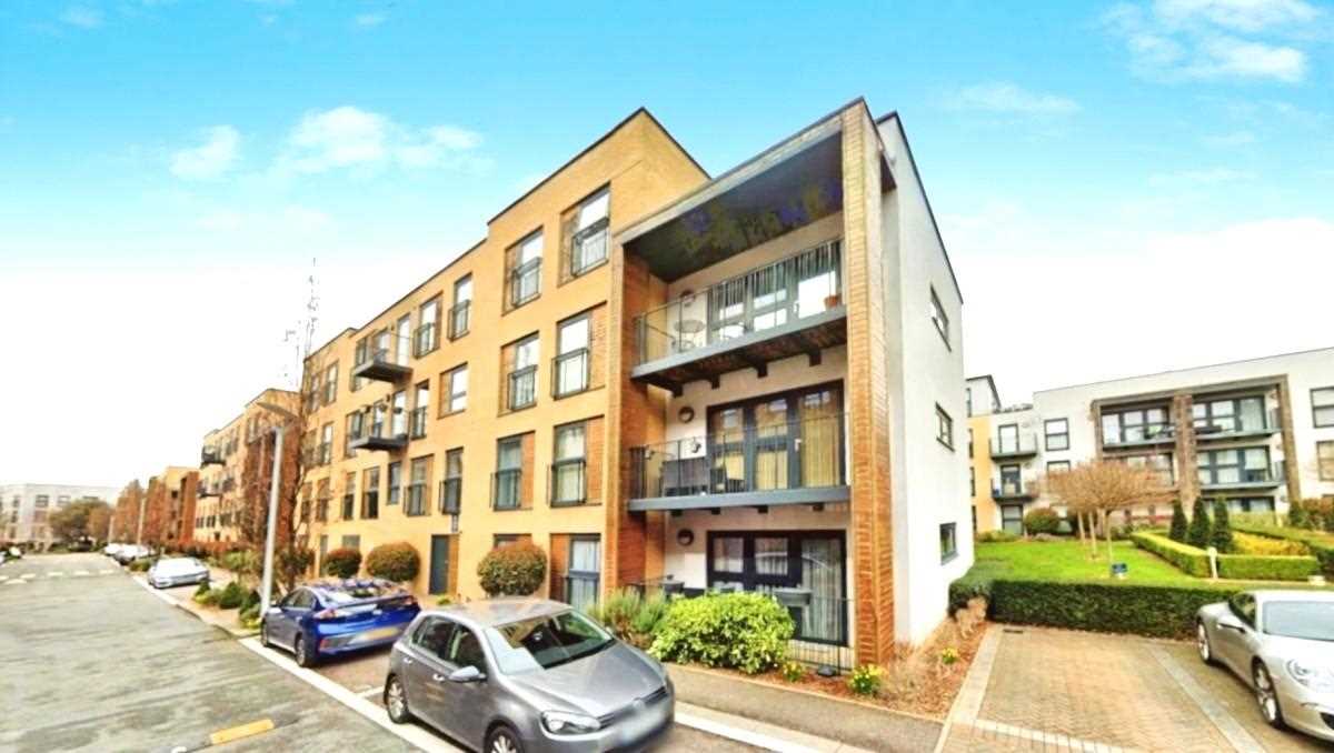 Bletchley Court - Picture 1