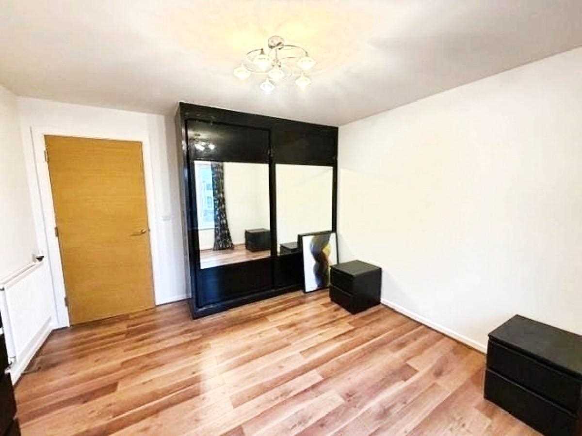 Bletchley Court - Picture 7