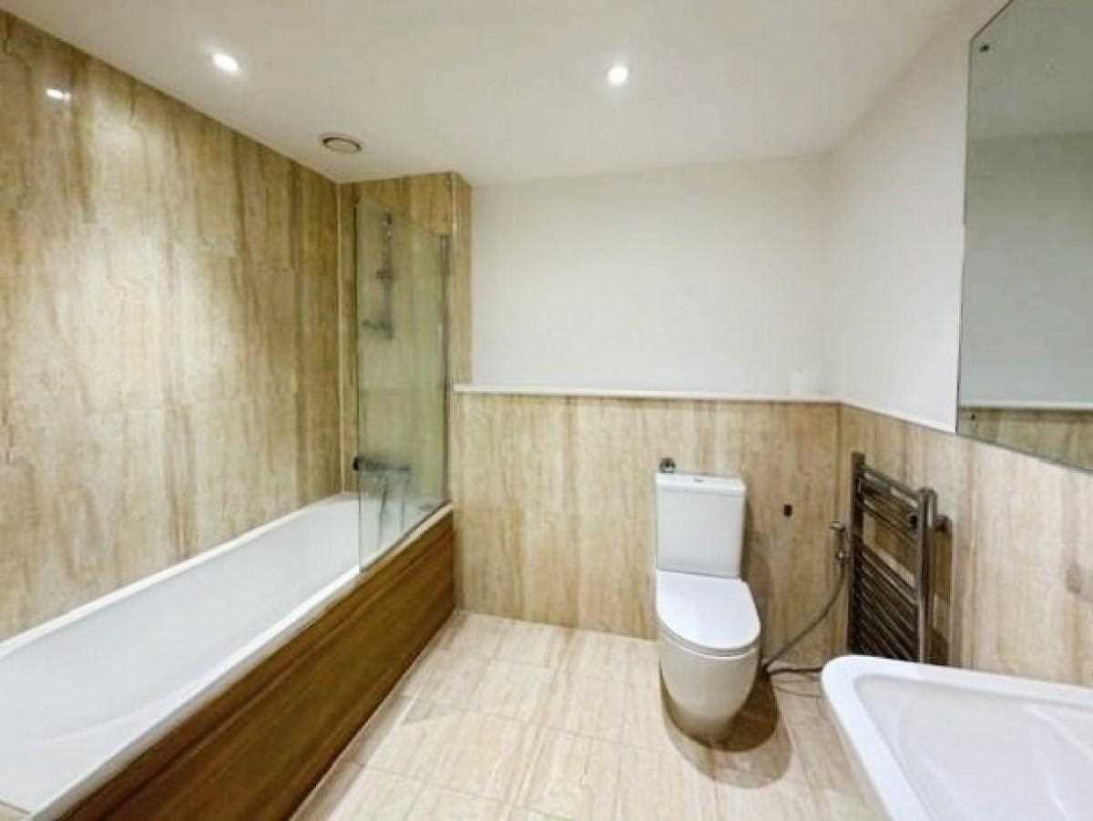 Bletchley Court - Picture 9