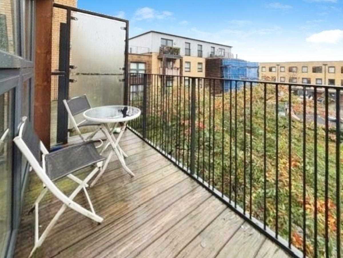 Bletchley Court - Picture 10