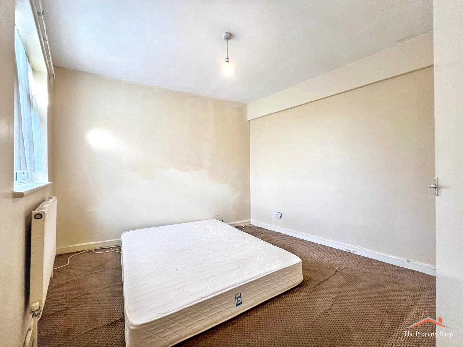 Belmont Circle, Harrow, - Picture 8