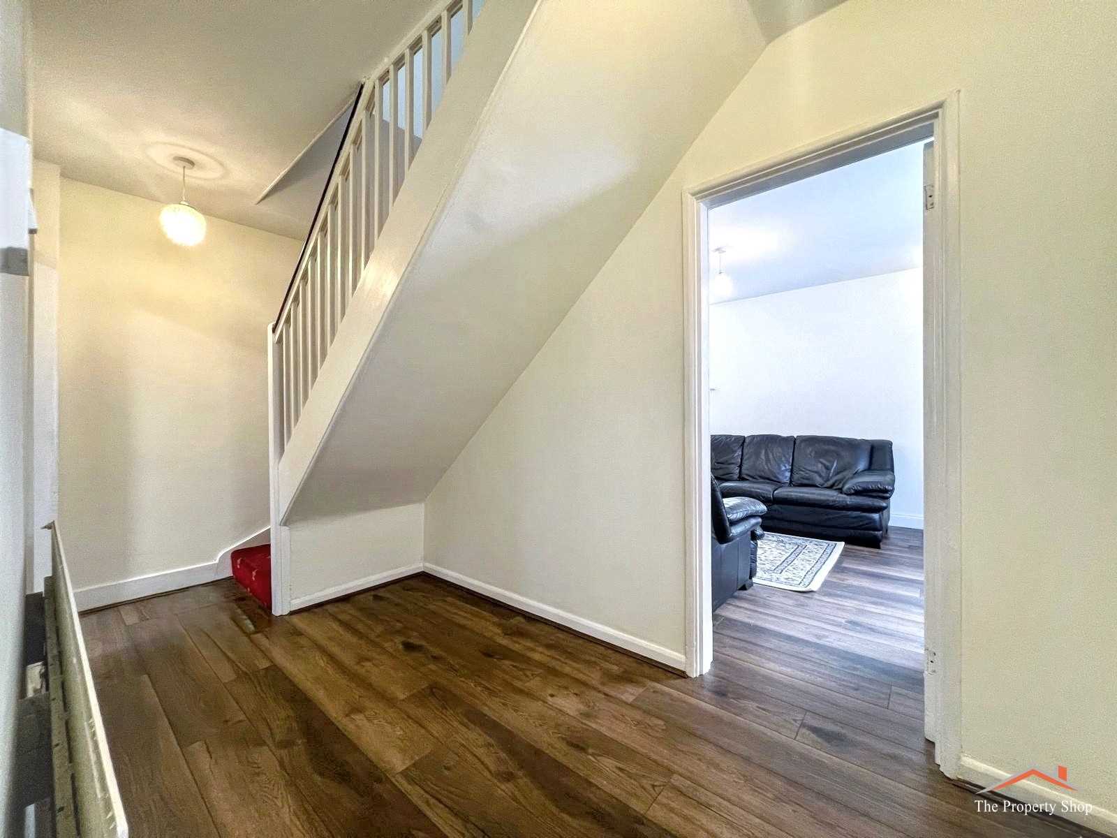 Watling Avenue - Picture 2