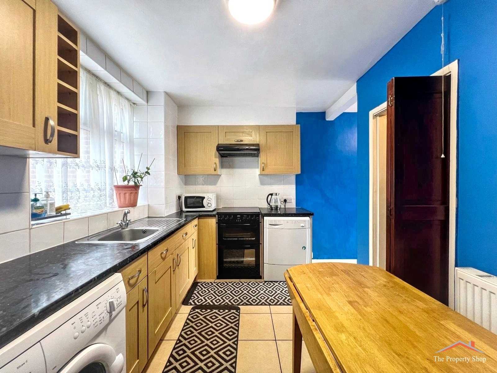 Watling Avenue - Picture 5