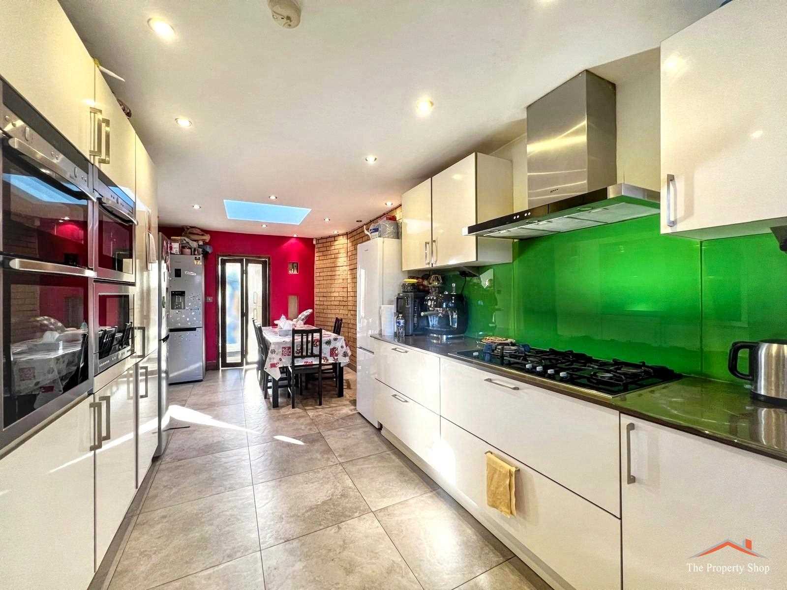 Charlbury Avenue - Picture 4