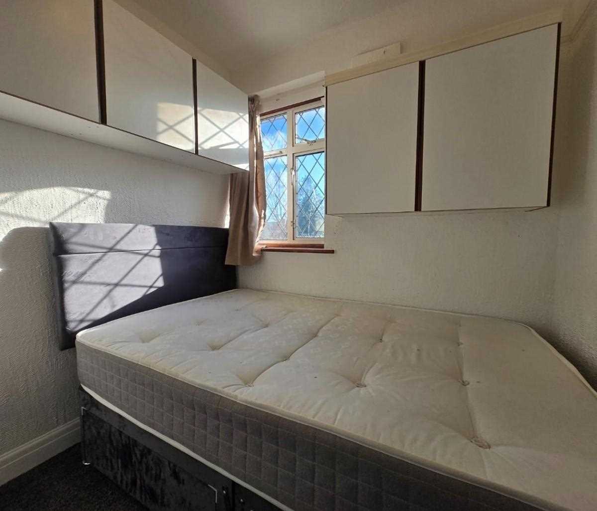 Darcy Drive, Harrow, Middlesex - Picture 4