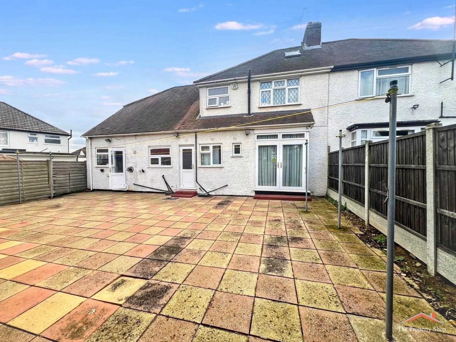 Camrose Avenue, - Picture 19