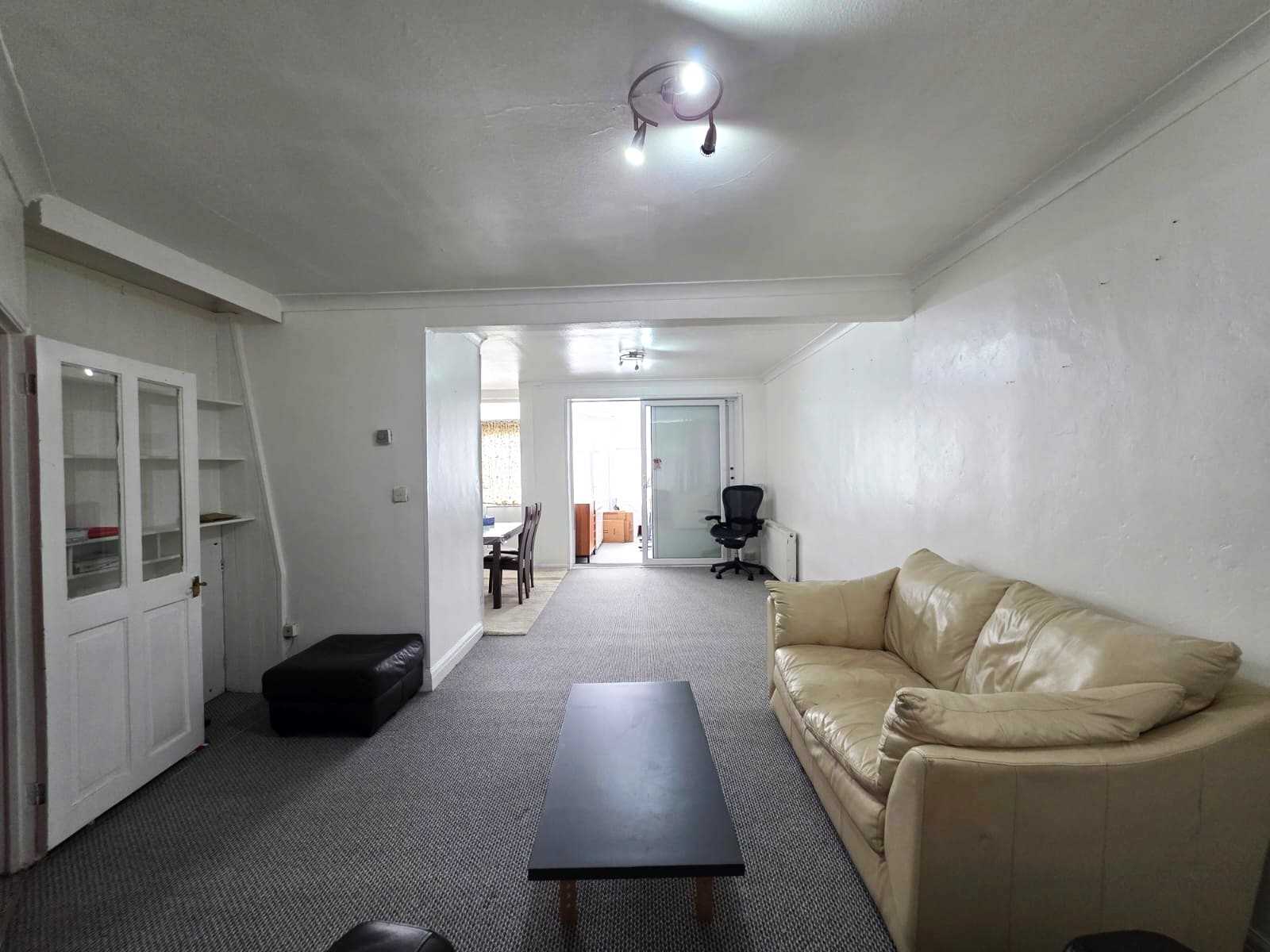 Grove Crescent - Picture 2