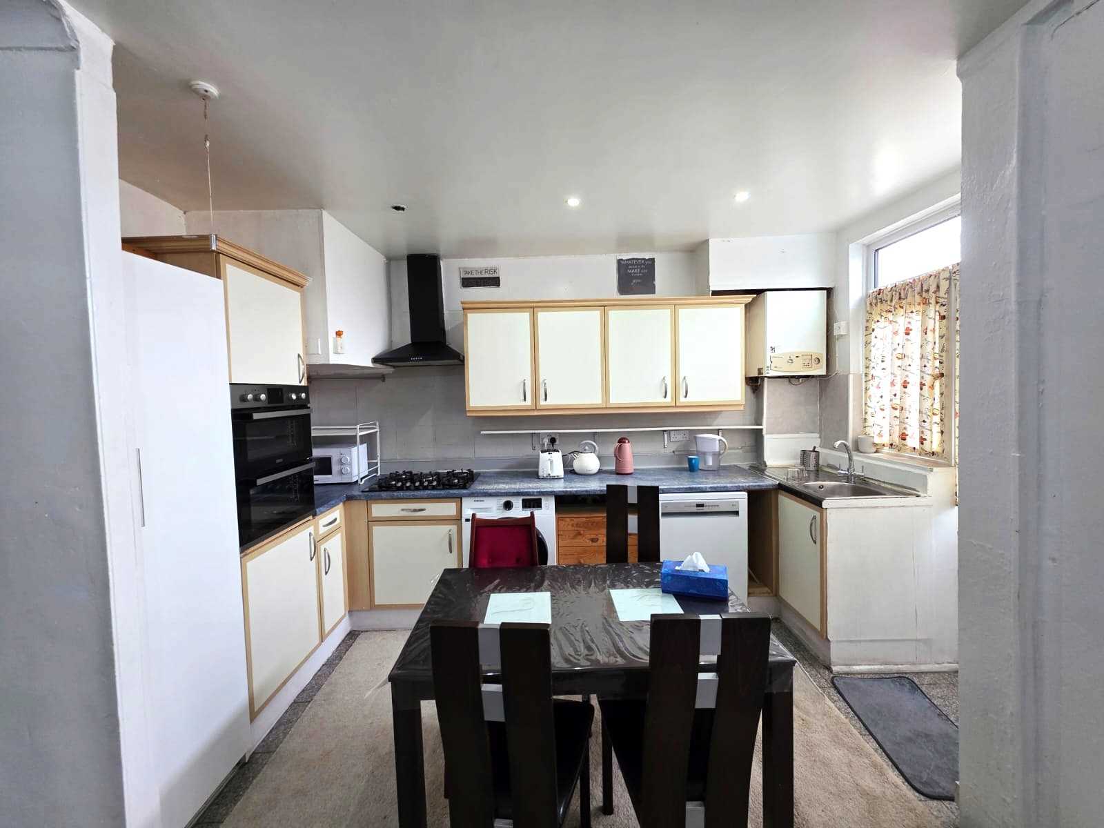 Grove Crescent - Picture 4