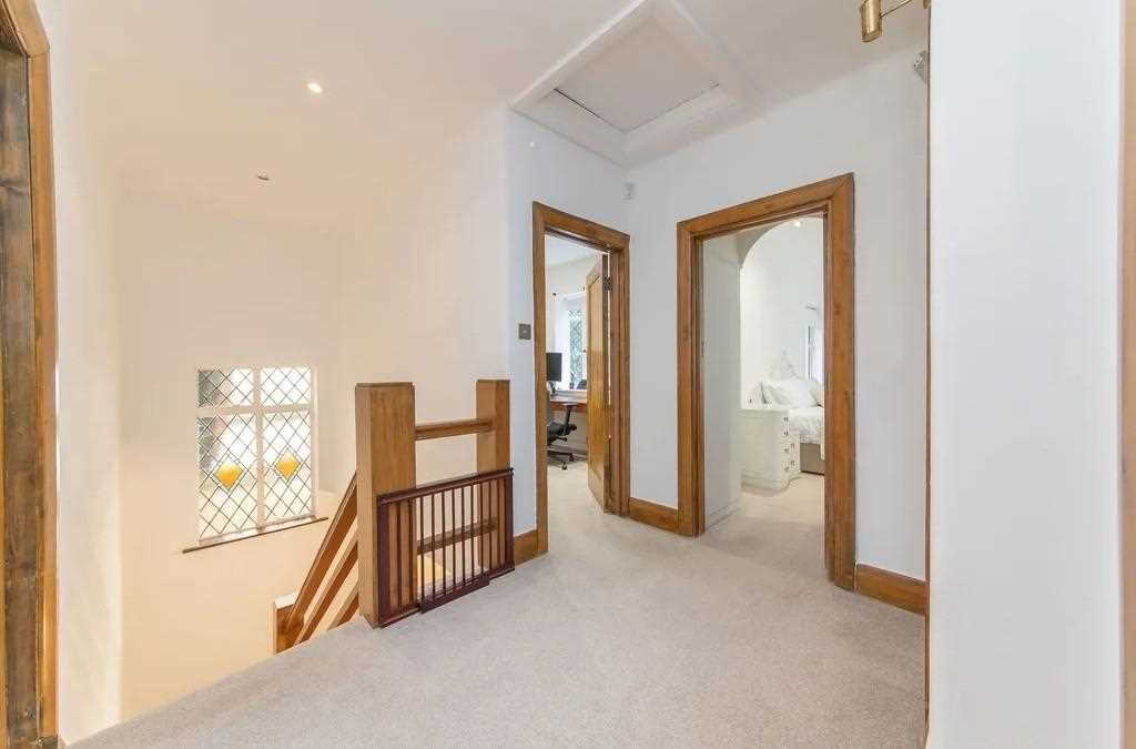 Canons Drive - Picture 5