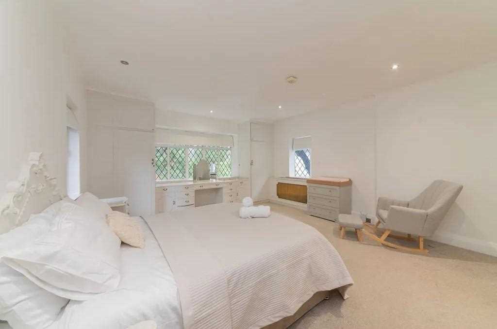 Canons Drive - Picture 10