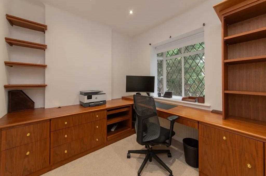 Canons Drive - Picture 12