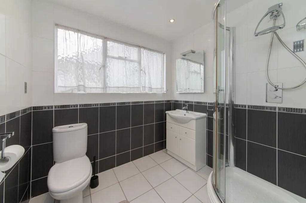 Canons Drive - Picture 13