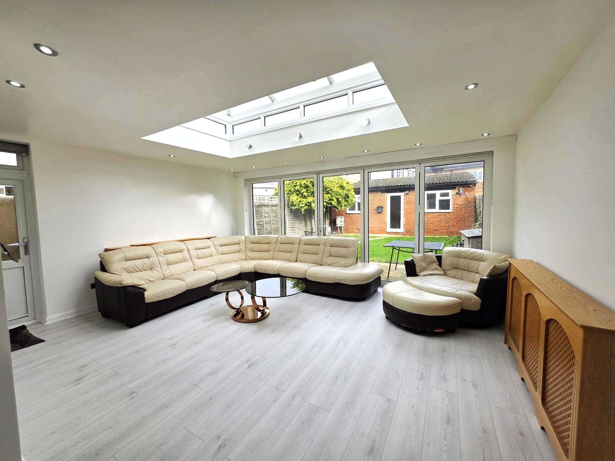 Alders Road - Picture 4