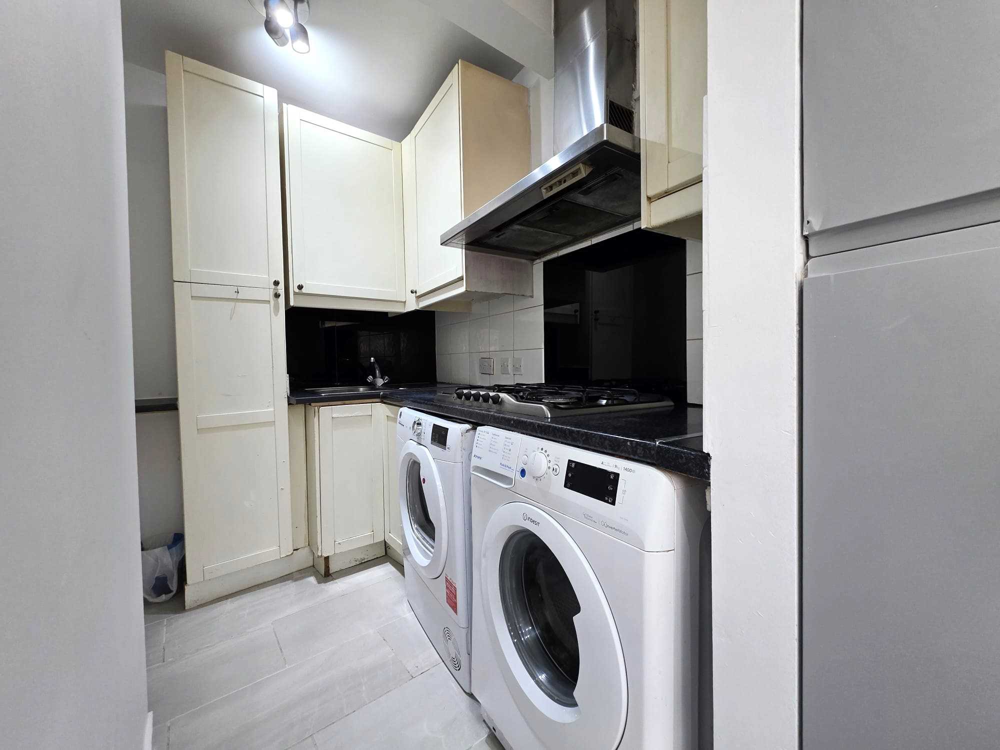 Alders Road - Picture 7