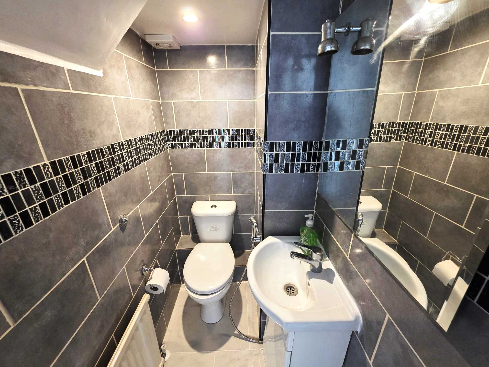 Alders Road - Picture 10