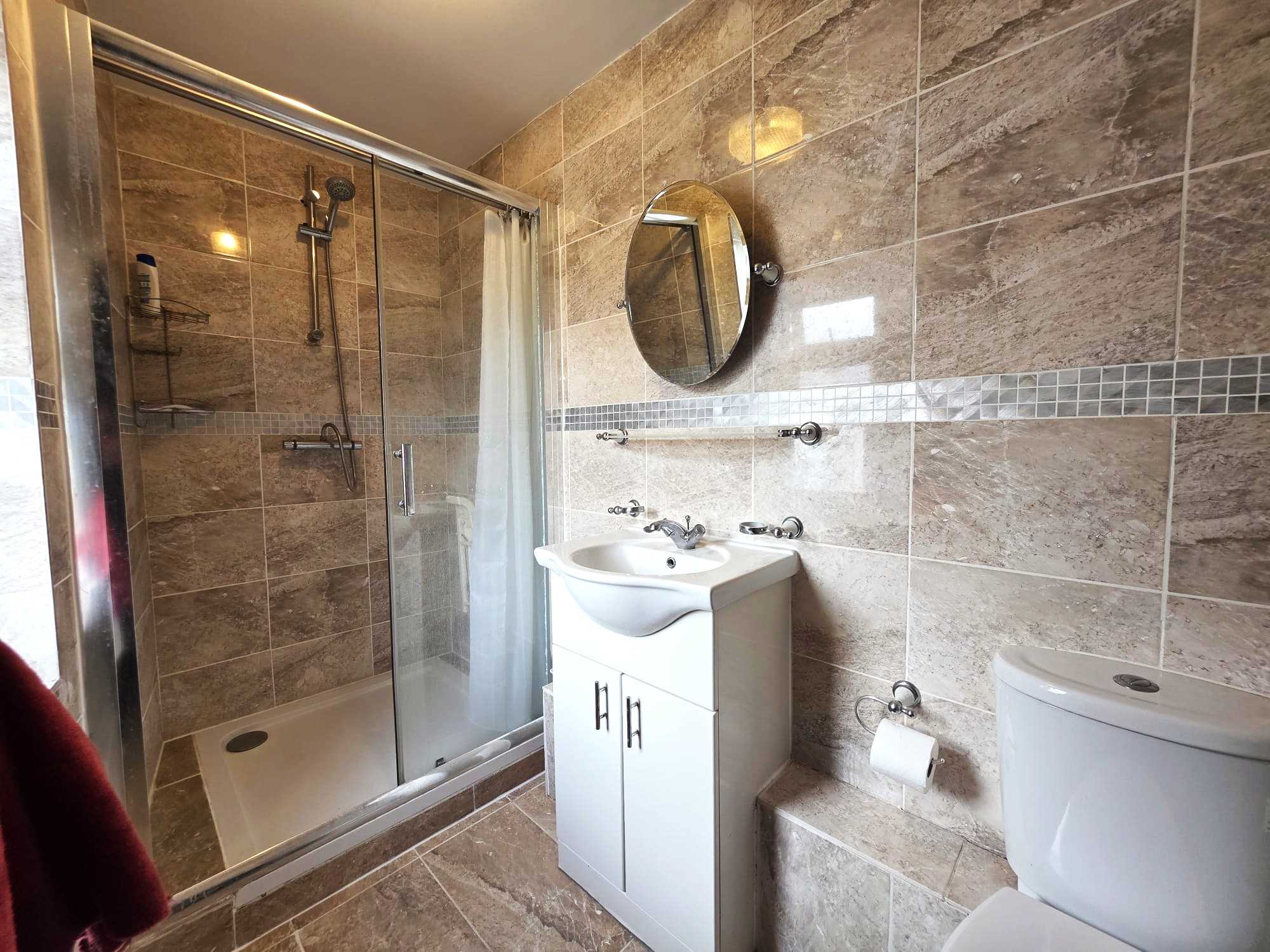 Alders Road - Picture 15