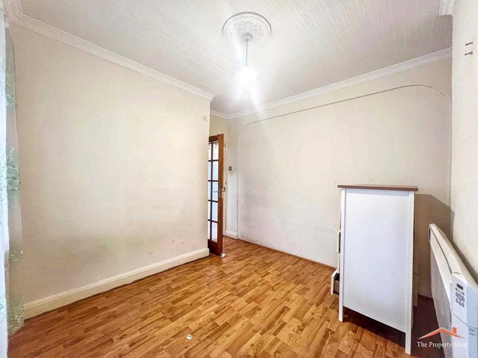 De Havilland Road - Picture 3