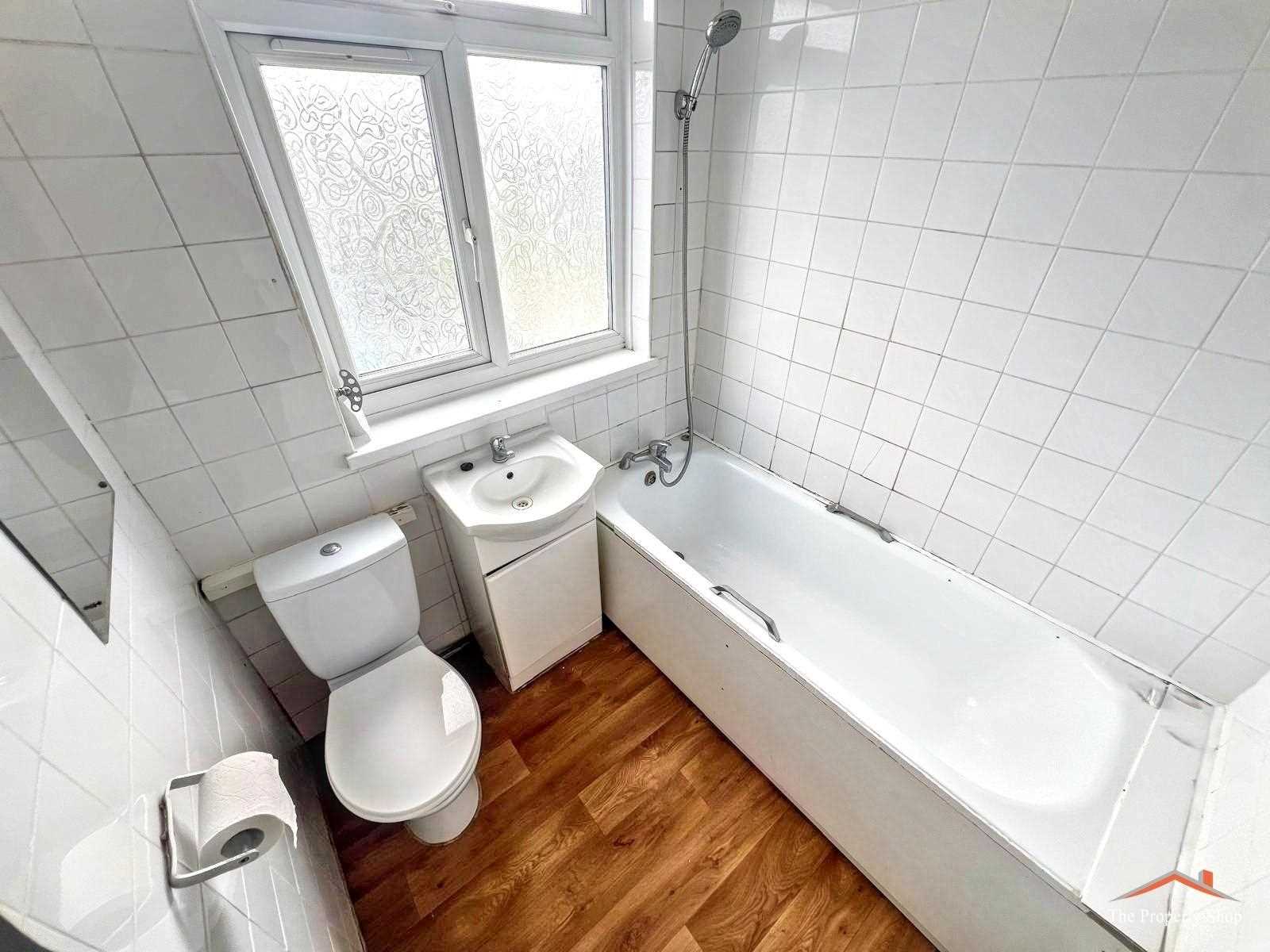 De Havilland Road - Picture 9