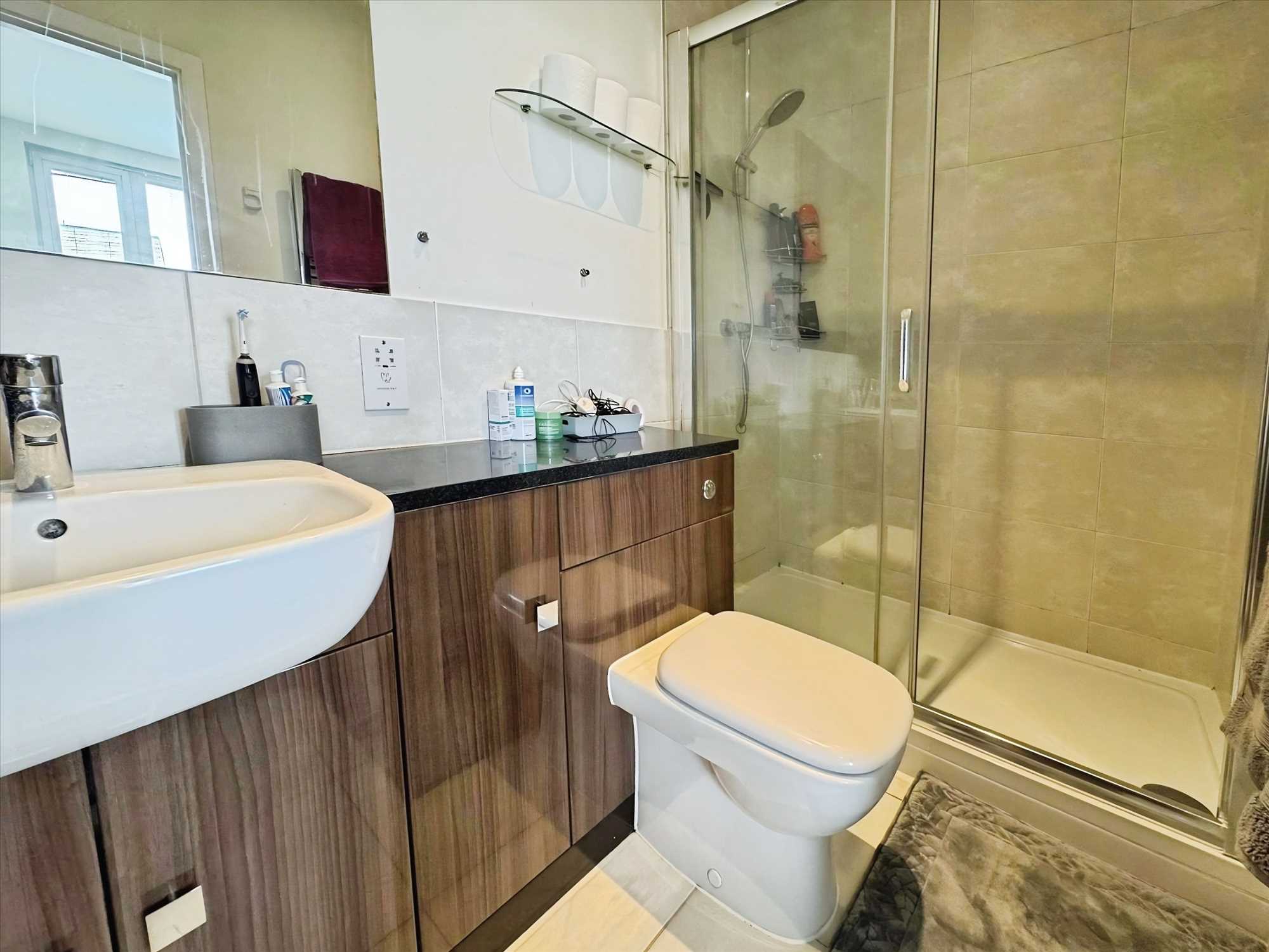 Camborne Road - Picture 10