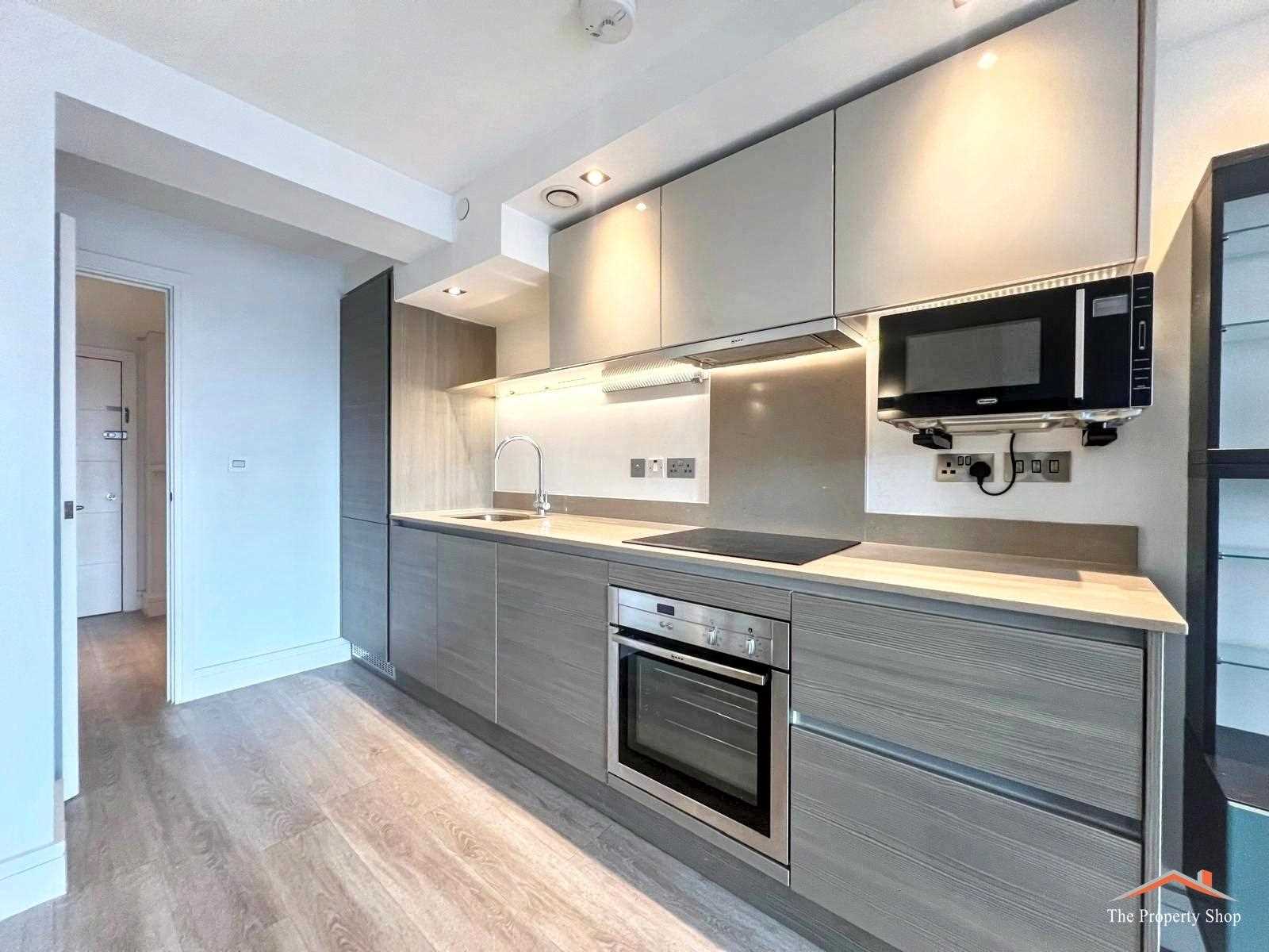 Station Road, - Picture 2