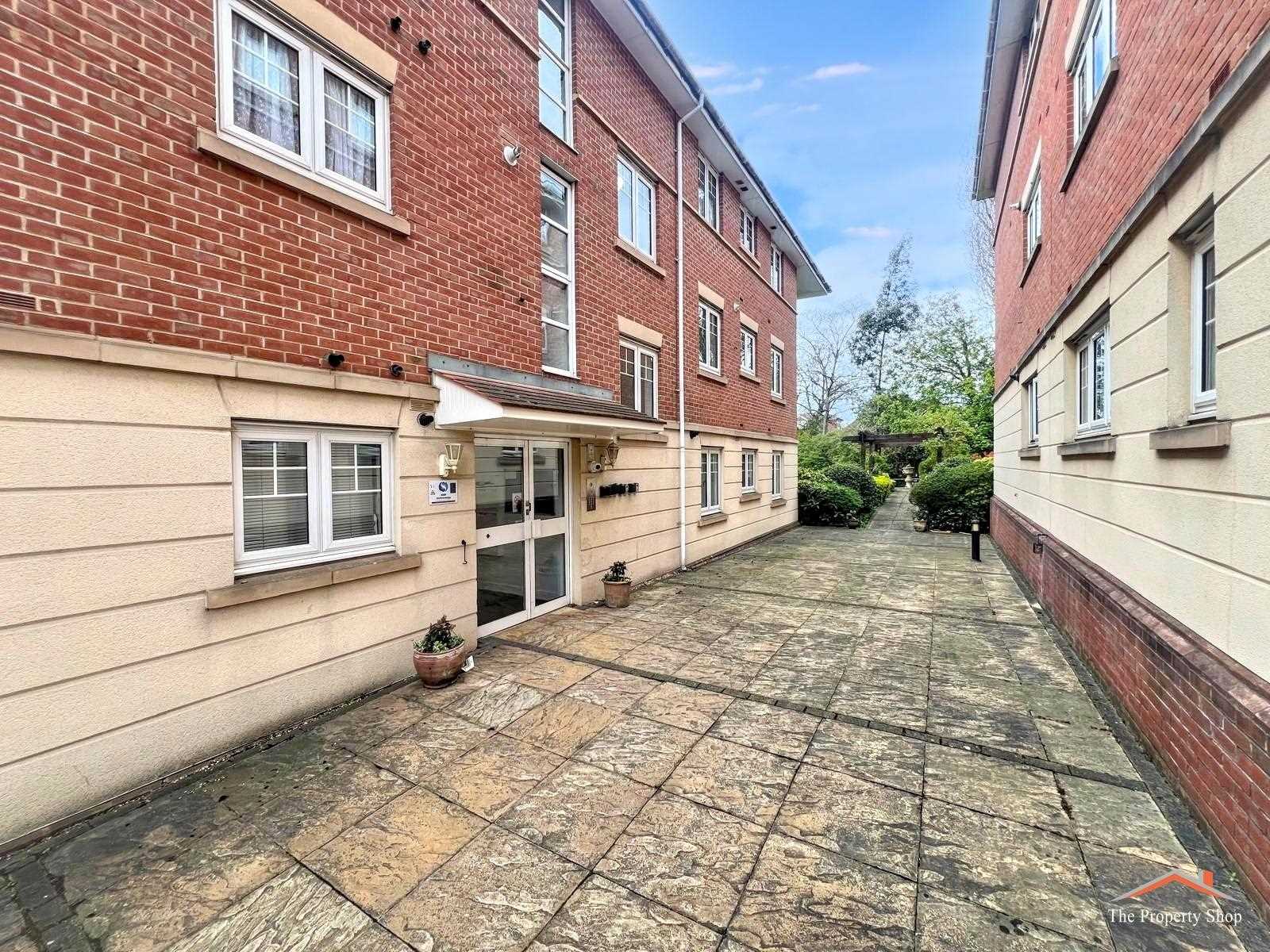 Hale Lane - Picture 2