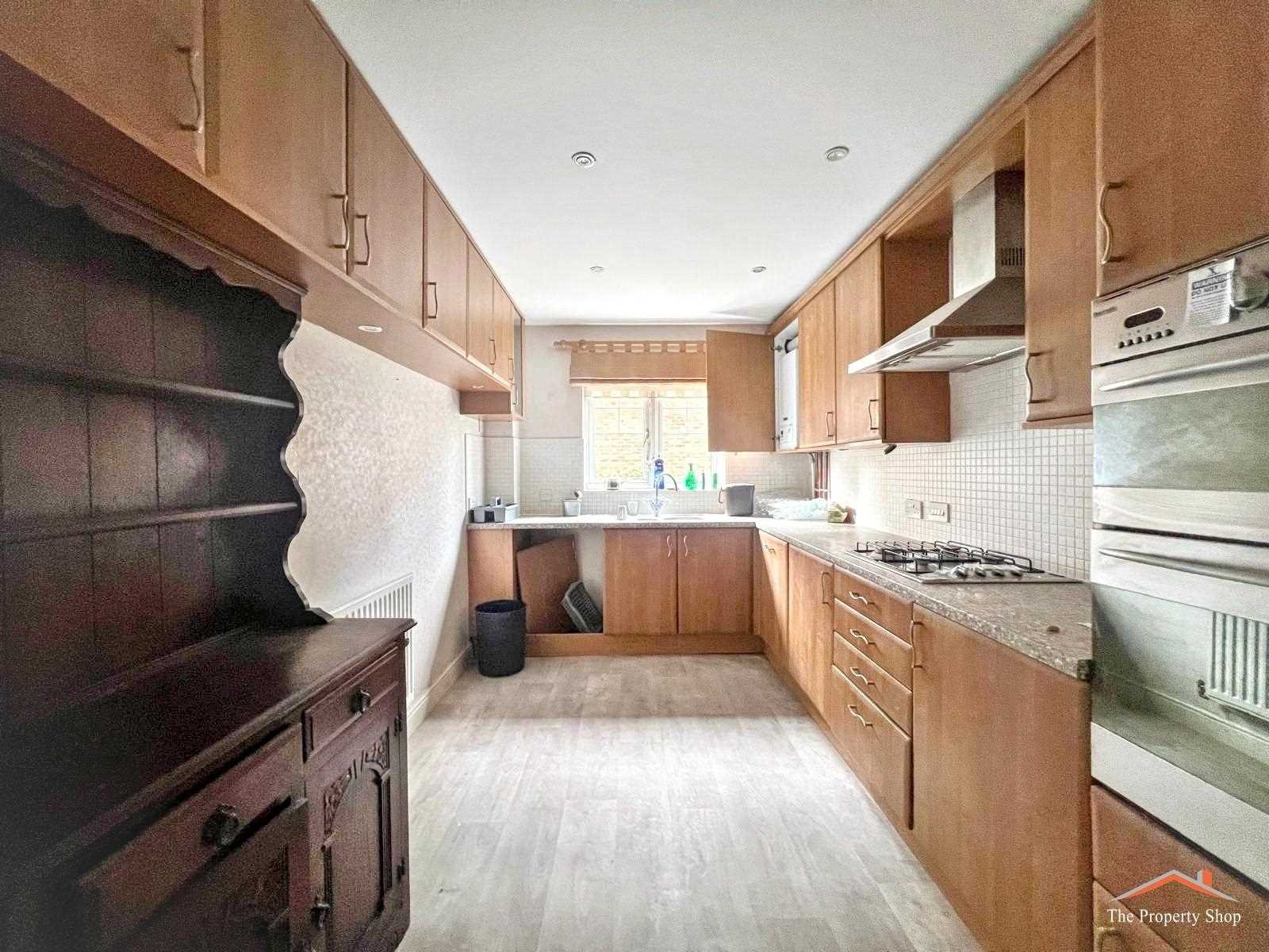 Hale Lane - Picture 5