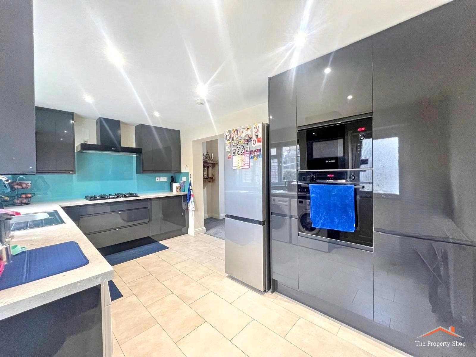 Scarsdale Road - Picture 2