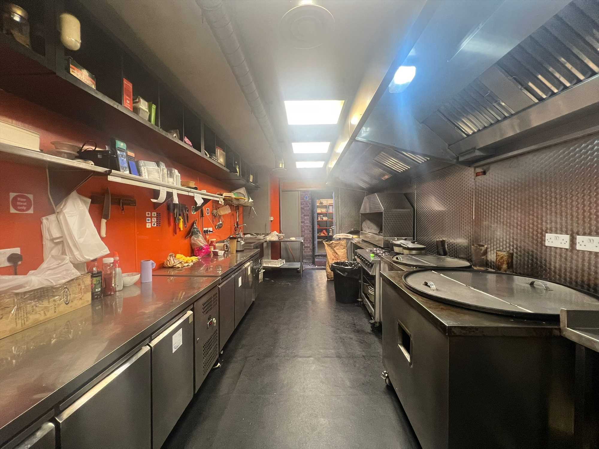 High Street, - Picture 5