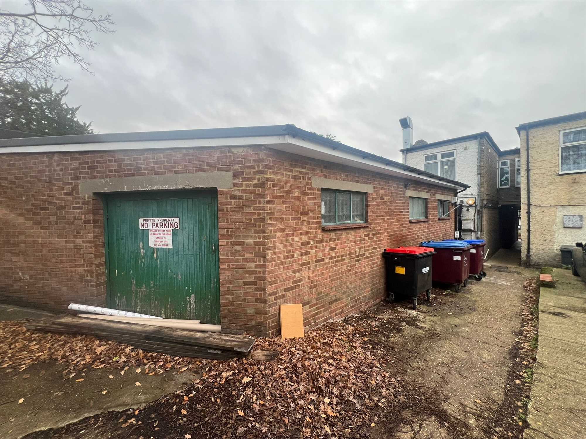 High Street, - Picture 9