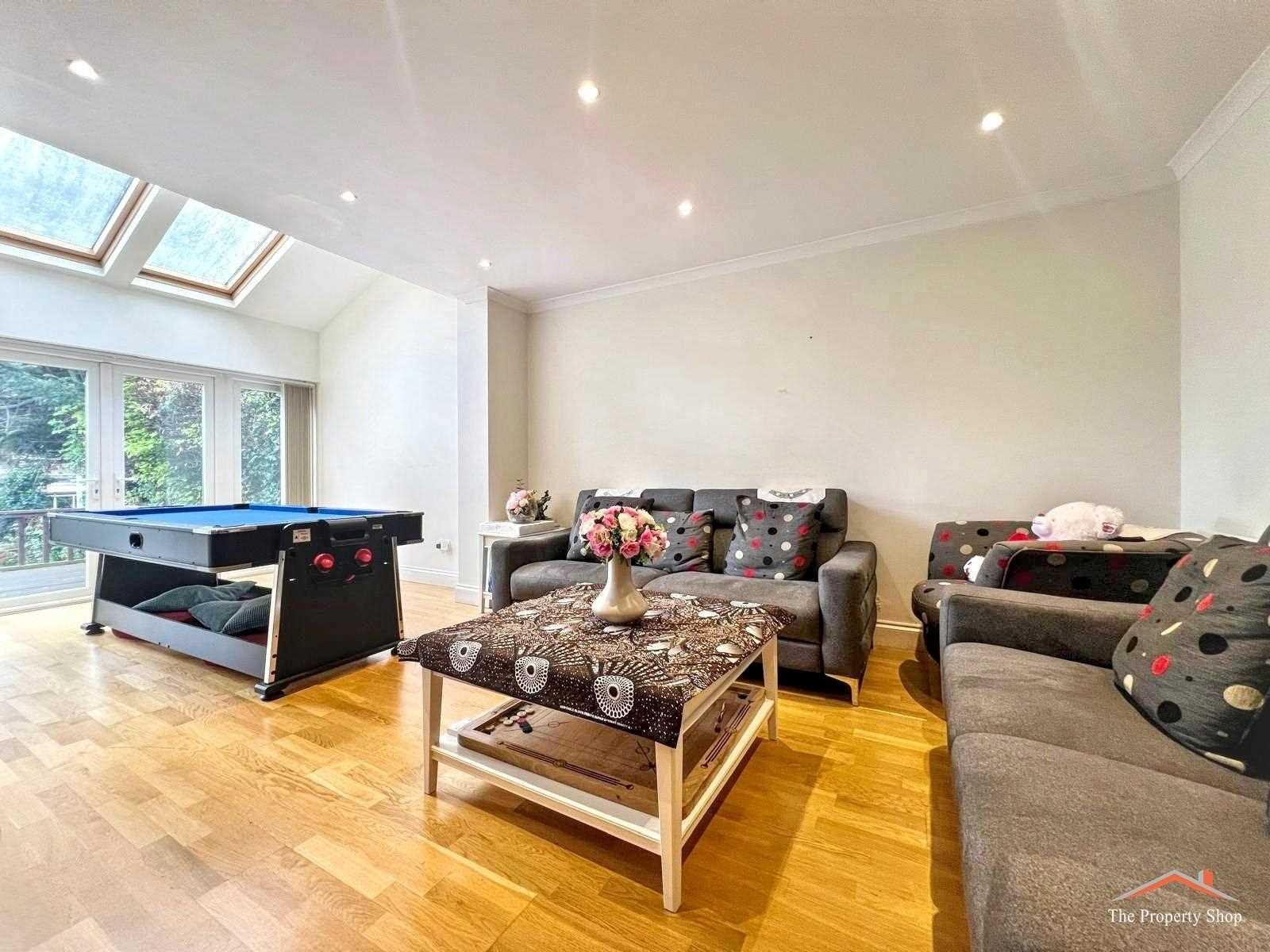 Wolmer Gardens - Picture 4