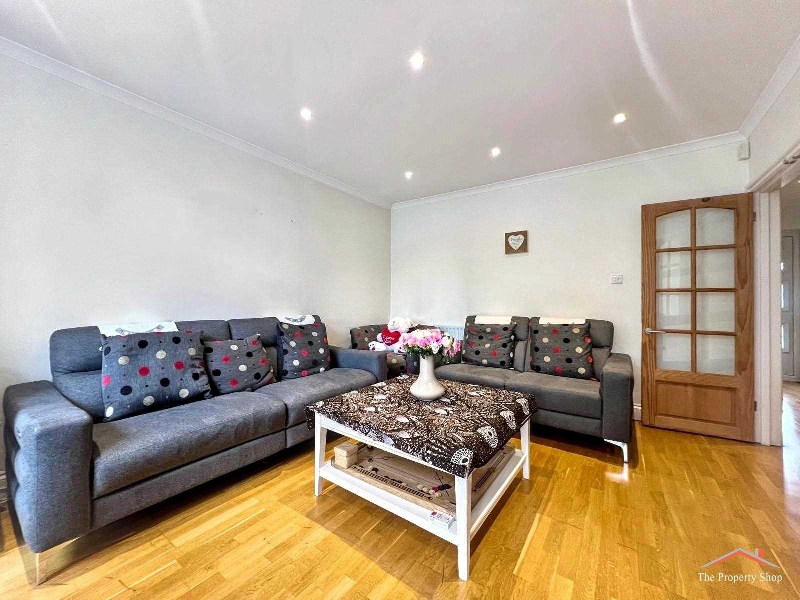 Wolmer Gardens - Picture 6