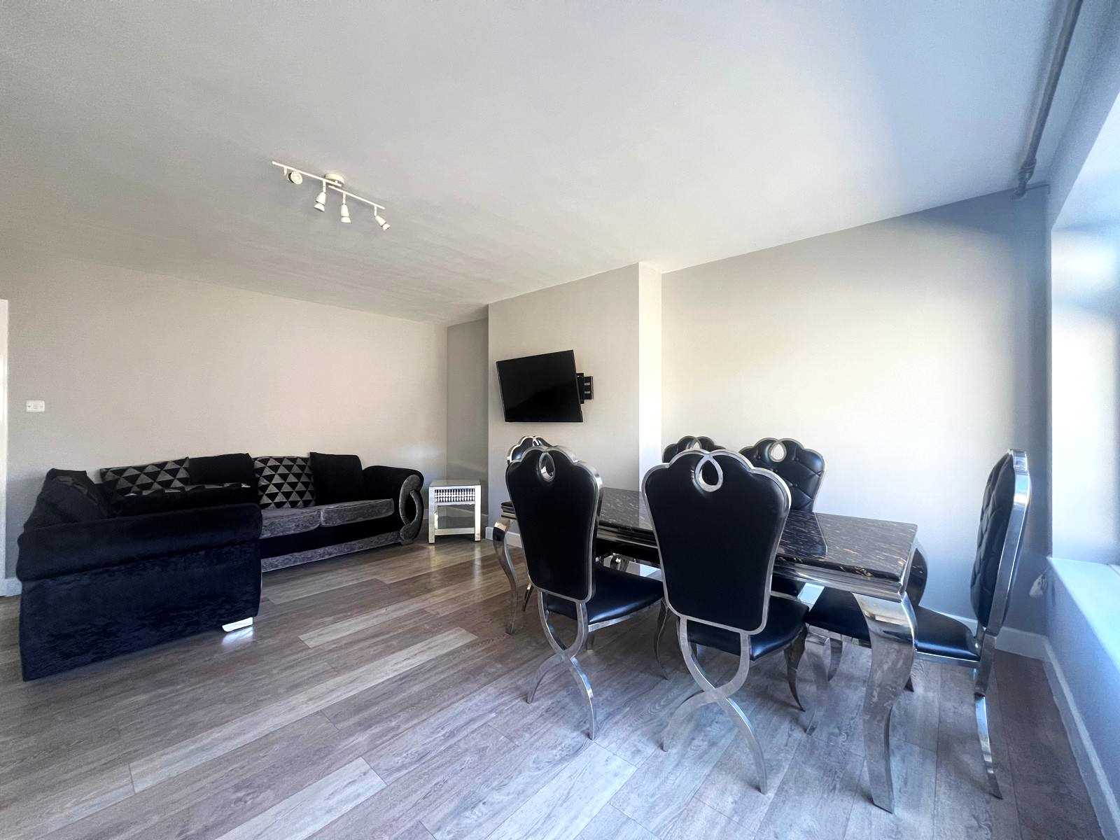 Parkfield Close - Picture 2