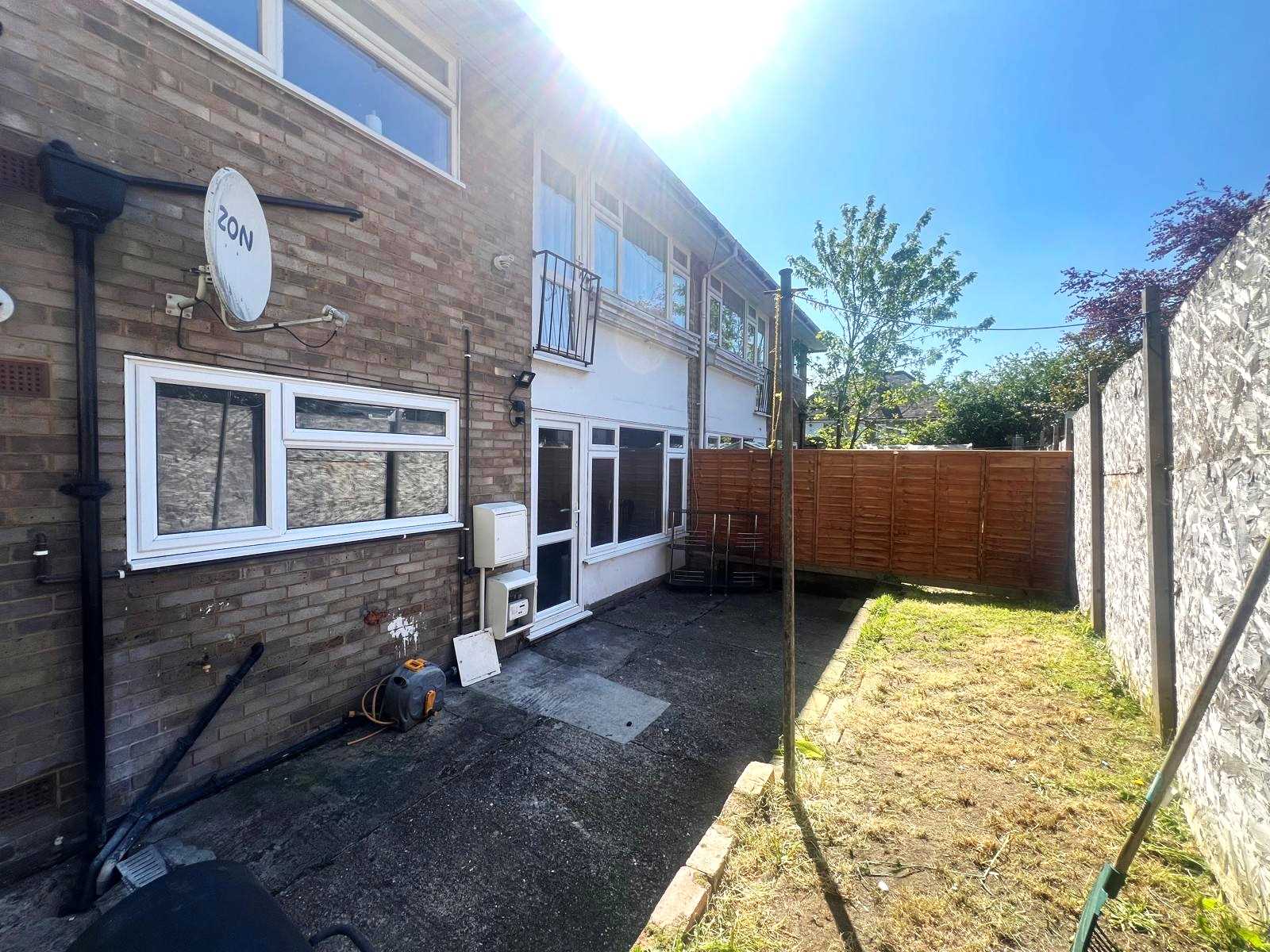 Parkfield Close - Picture 8