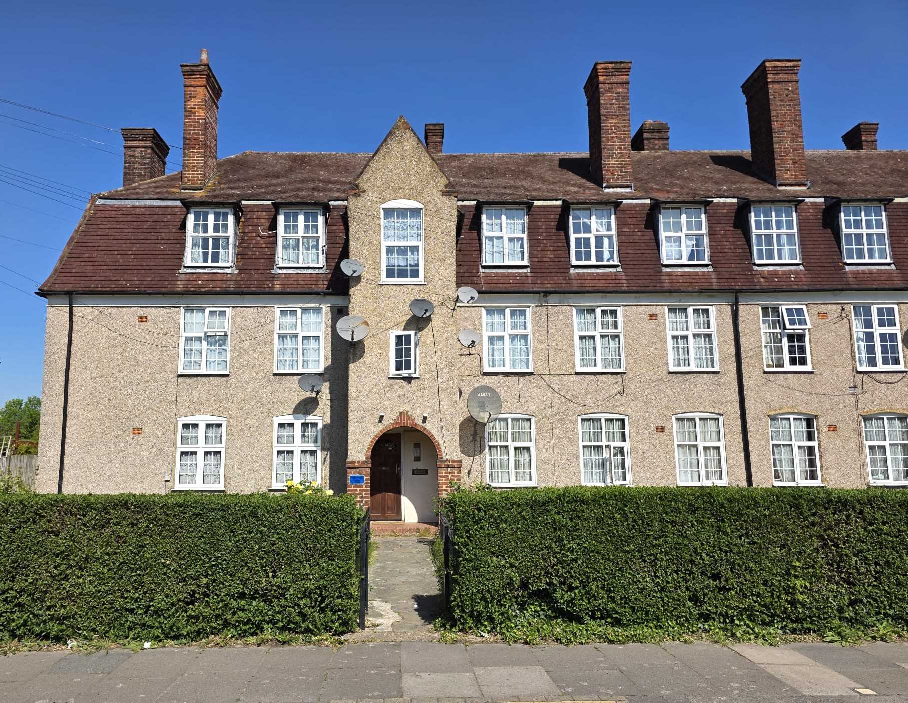 Watling Avenue - Picture 1