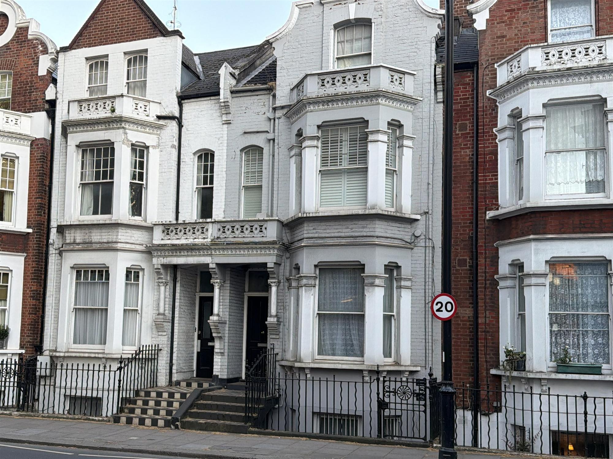 Cremorne Road - Picture 1