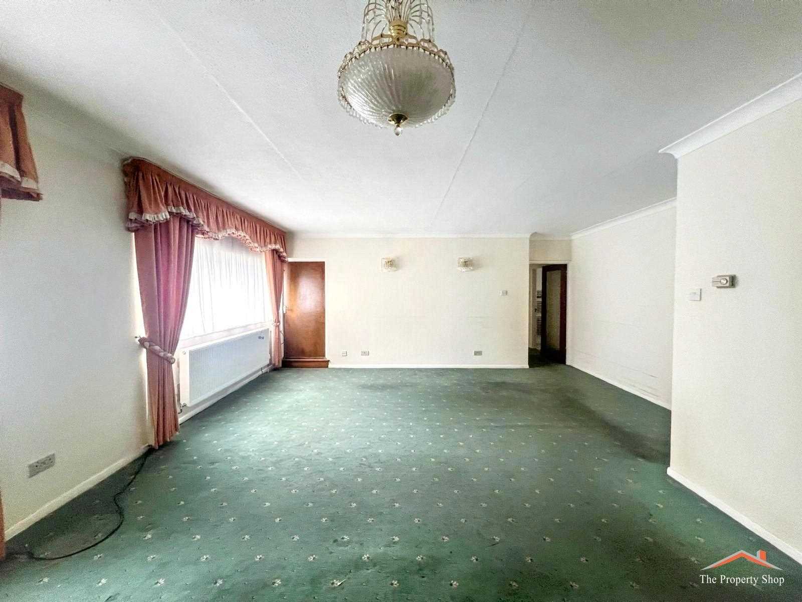 Lodge Close - Picture 2