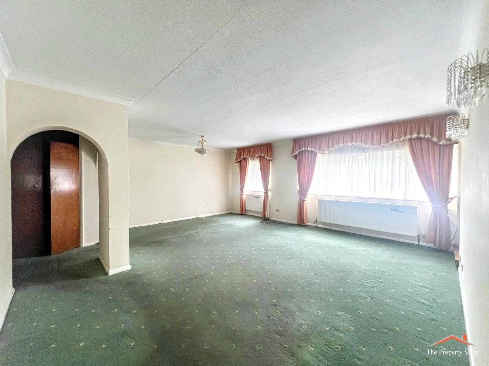 Lodge Close - Picture 3