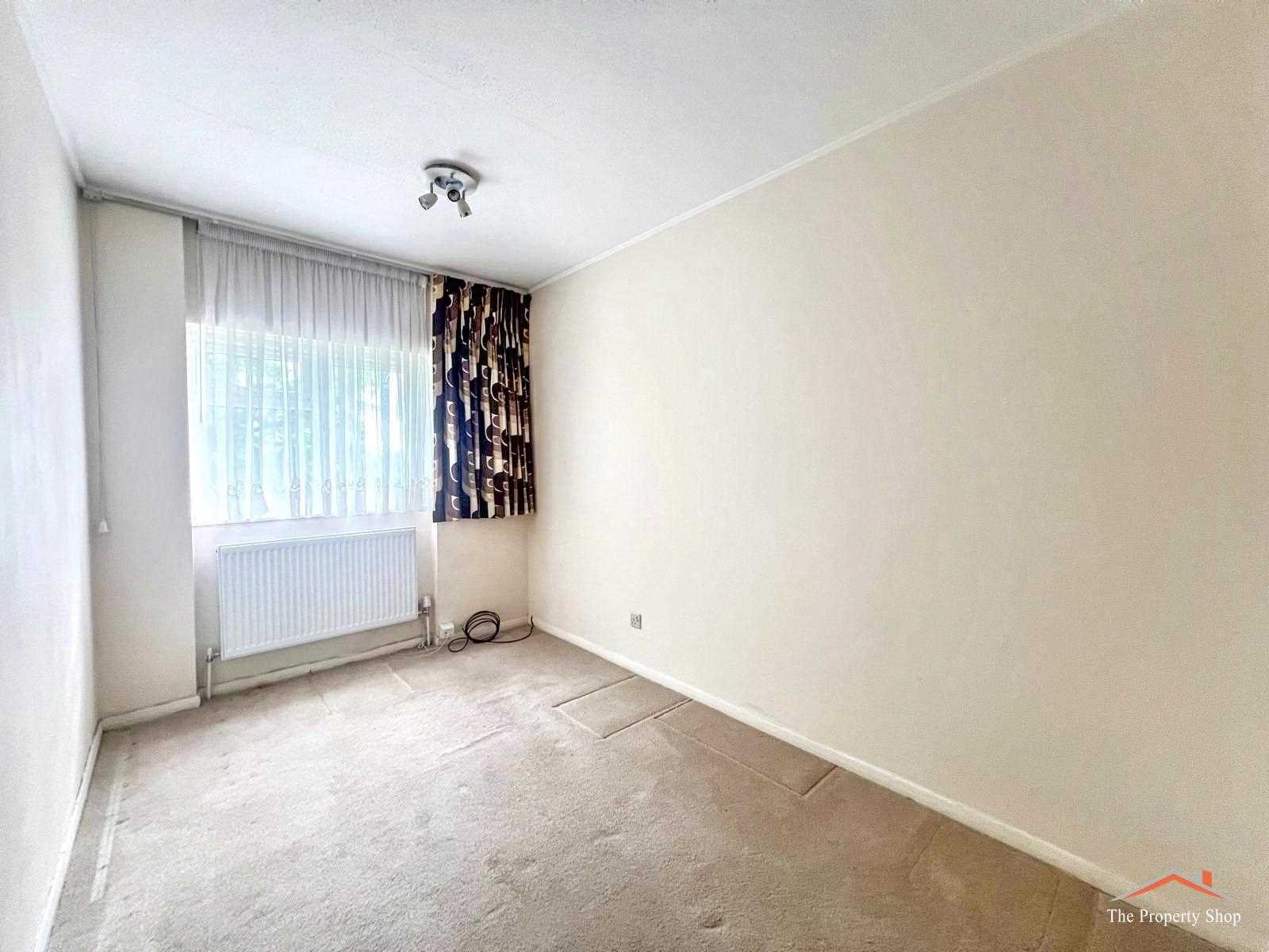 Lodge Close - Picture 7