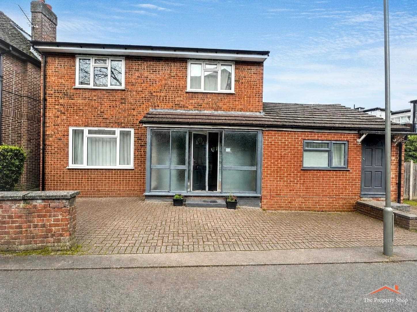Heronsgate - Picture 1