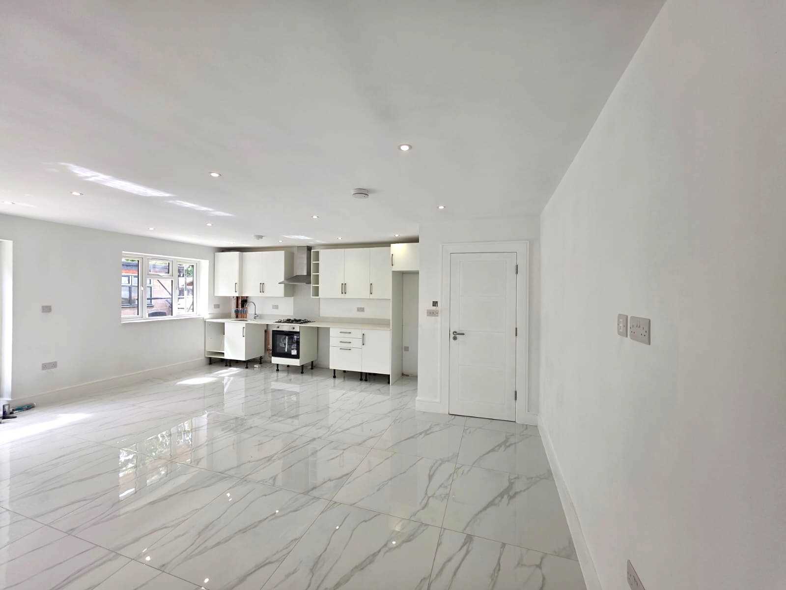Uxbridge Road - Picture 1