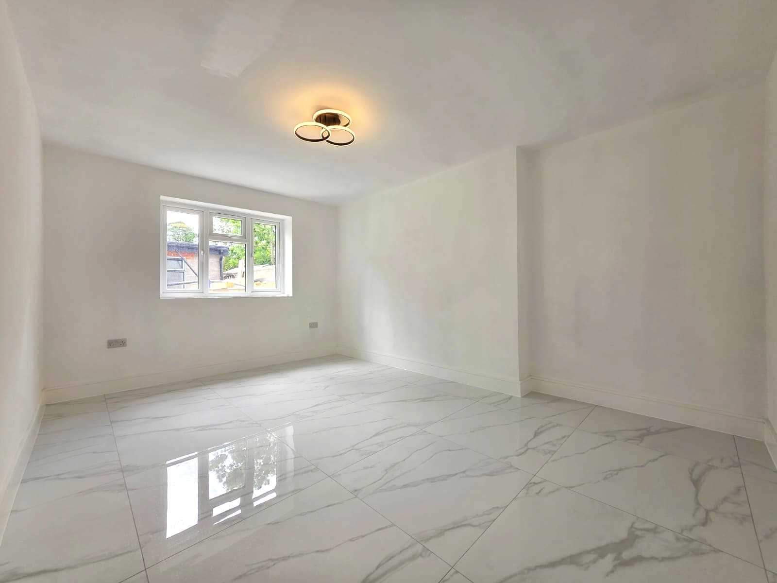 Uxbridge Road - Picture 3