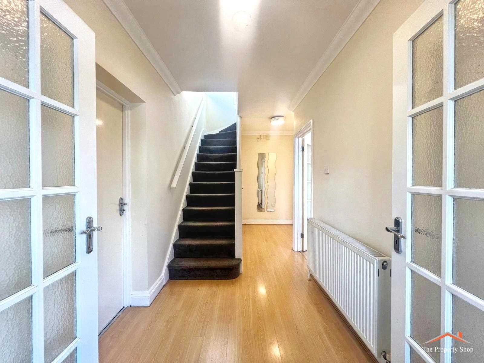 Mayfield Avenue - Picture 8